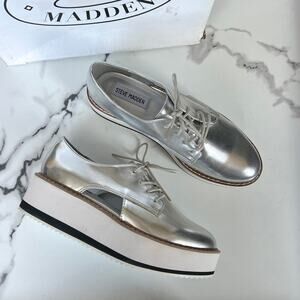 NEW Steve Madden Gina Silver Faux Leather Metallic Oxfords Size 7.5